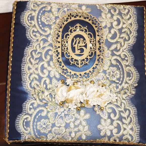 QUINCEANERA DRESS (PLUS DOLL, BOUQUET,  PHOTO ALBUM, HAIR PIN) - Picture 6 of 13